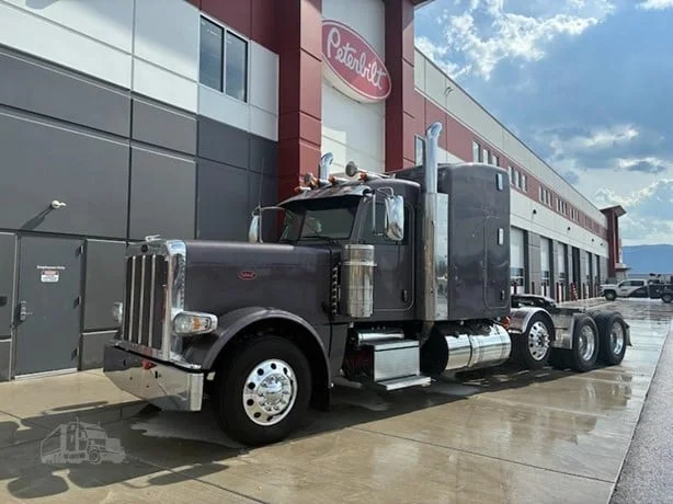 2022 Peterbilt 389