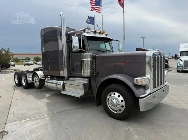2022 Peterbilt 389 in Missoula, MT — photo 13