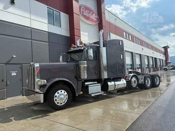2022 Peterbilt 389 in Missoula, MT — photo 4