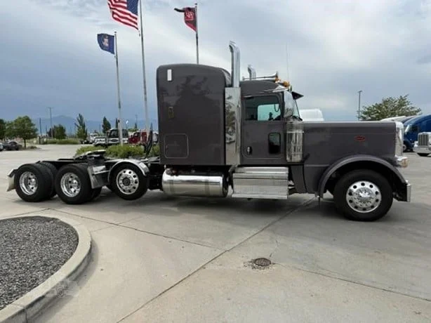 2022 Peterbilt 389 in Missoula, MT — photo 14