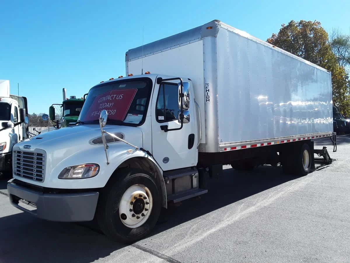 2019 Freightliner M2 106 - image 2