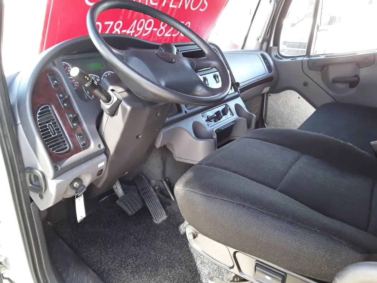 2019 Freightliner M2 106 - image 7
