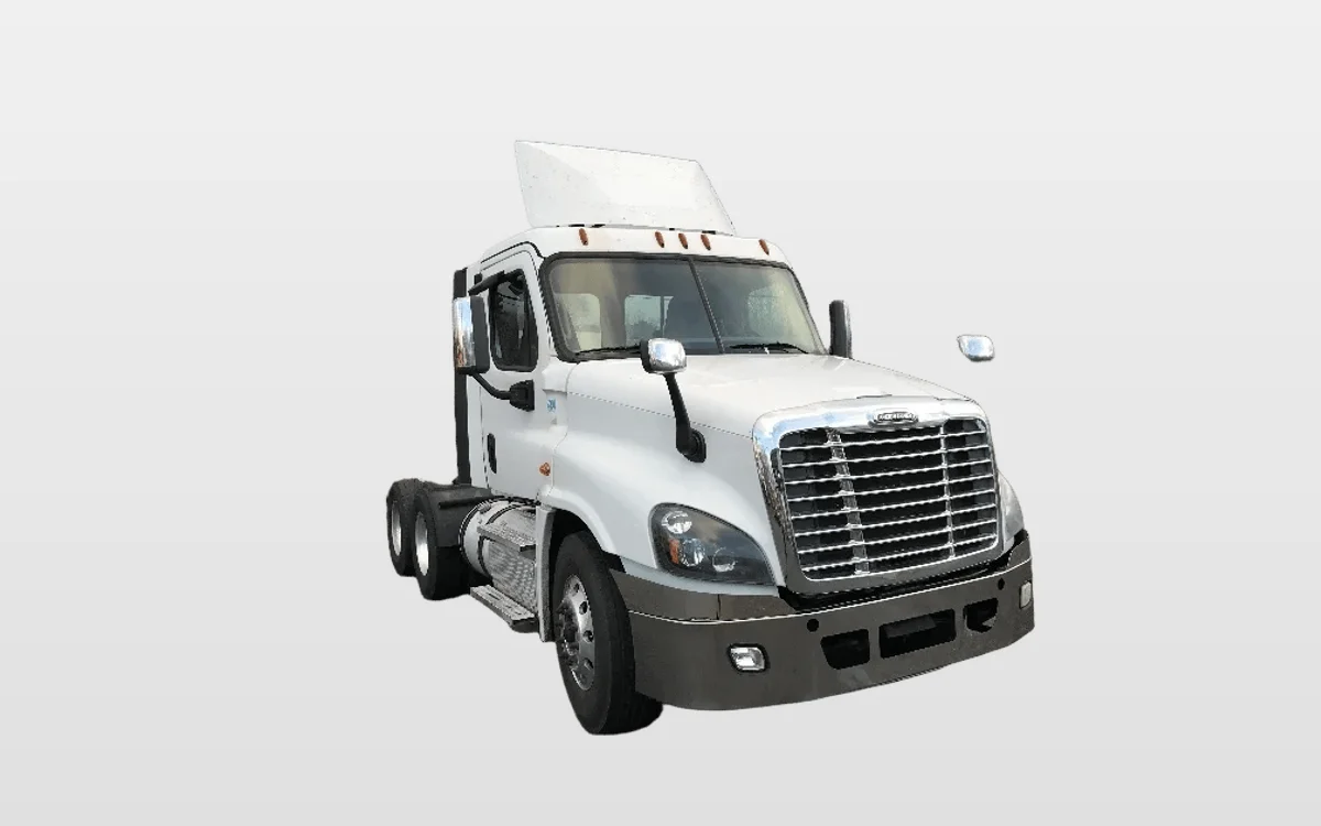 2020 Freightliner Cascadia - image 1