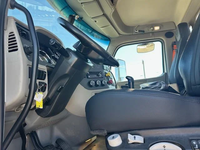 2020 Peterbilt 567 - image 7