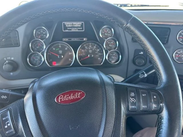 2020 Peterbilt 567 - image 12