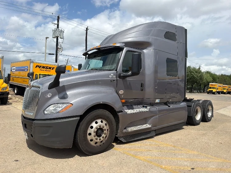 2022 International LT in Decatur, AL — photo 3