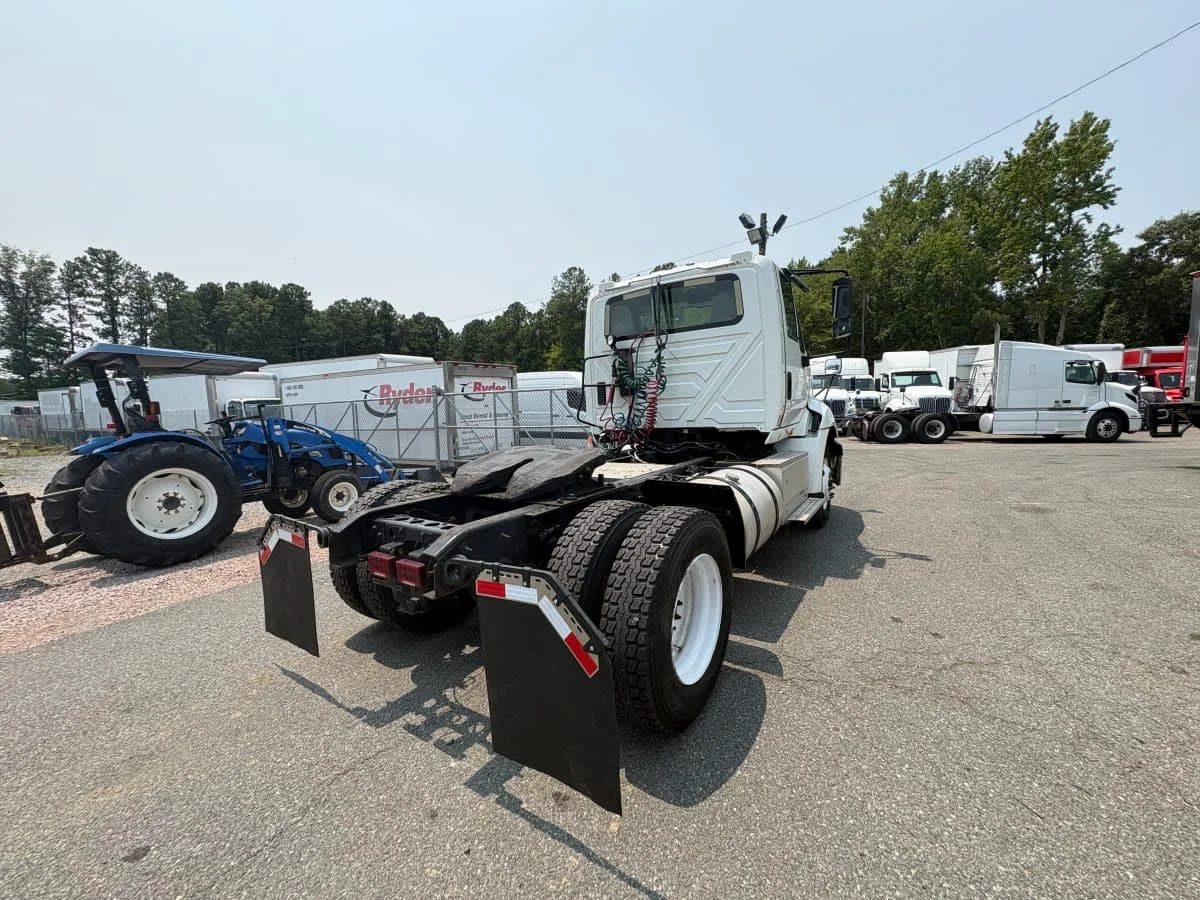 2018 International ProStar in Ashland, VA — photo 4
