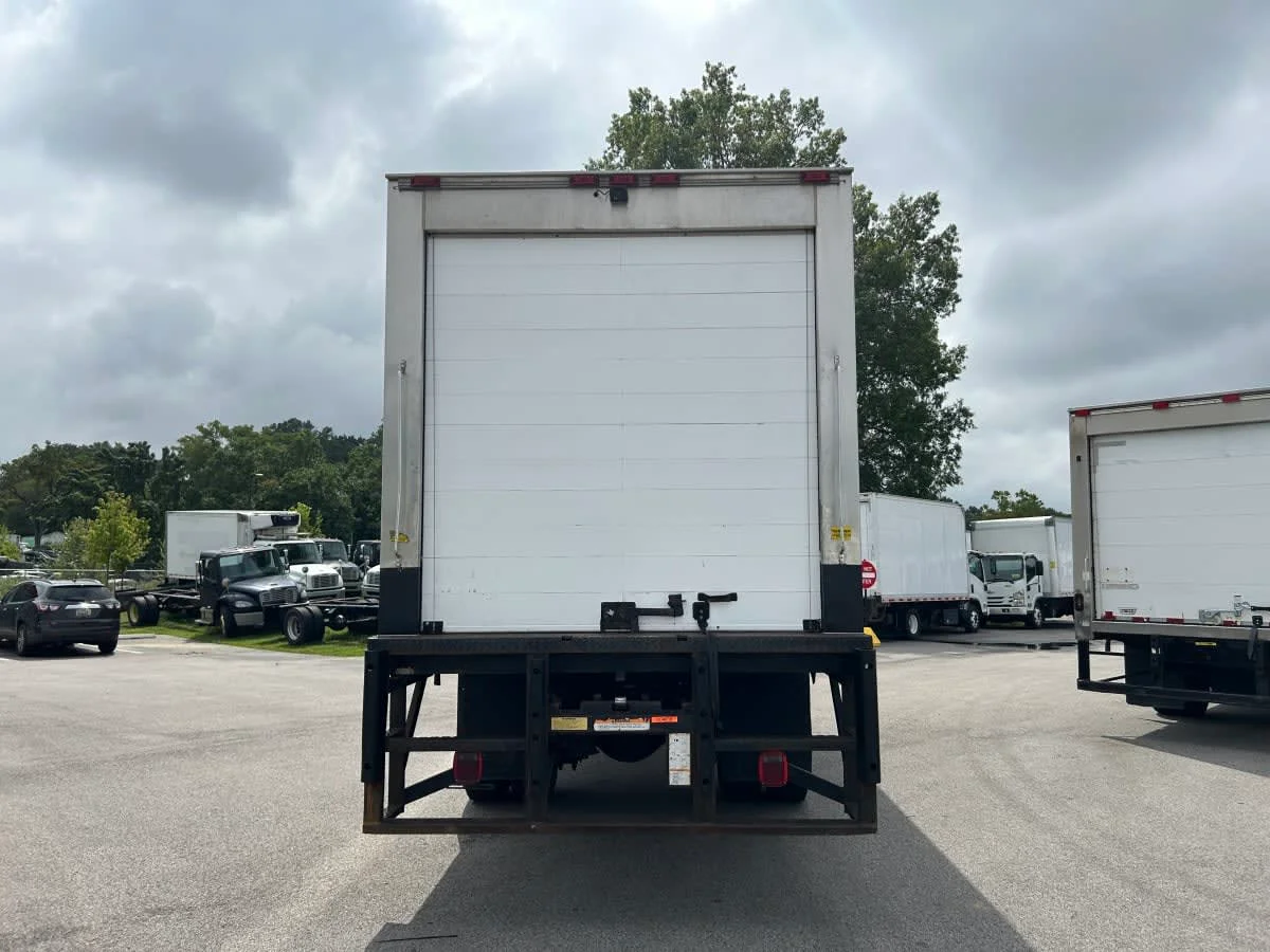 2018 Freightliner M2 106 in Beltsville, MD — photo 5