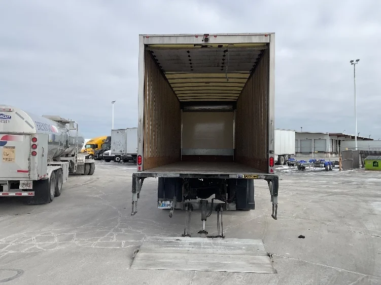 2020 International MV - image 9