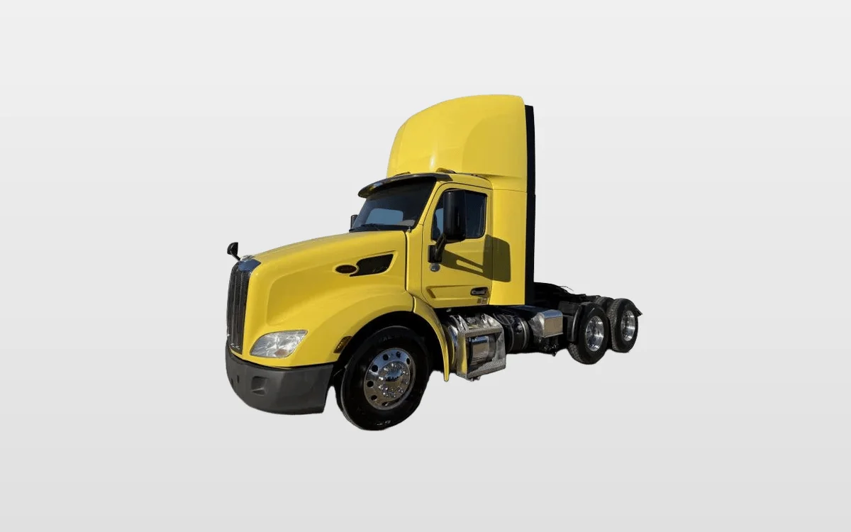 2021 Peterbilt 579 - image 1
