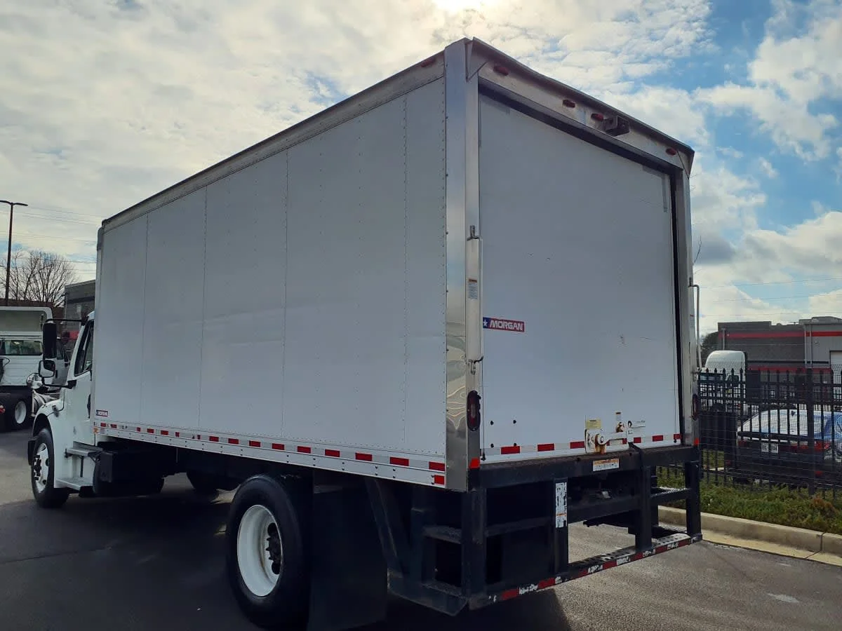2018 Freightliner M2 106 in Atlanta, GA — photo 6