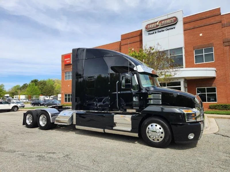 2021 Mack Anthem - image 2