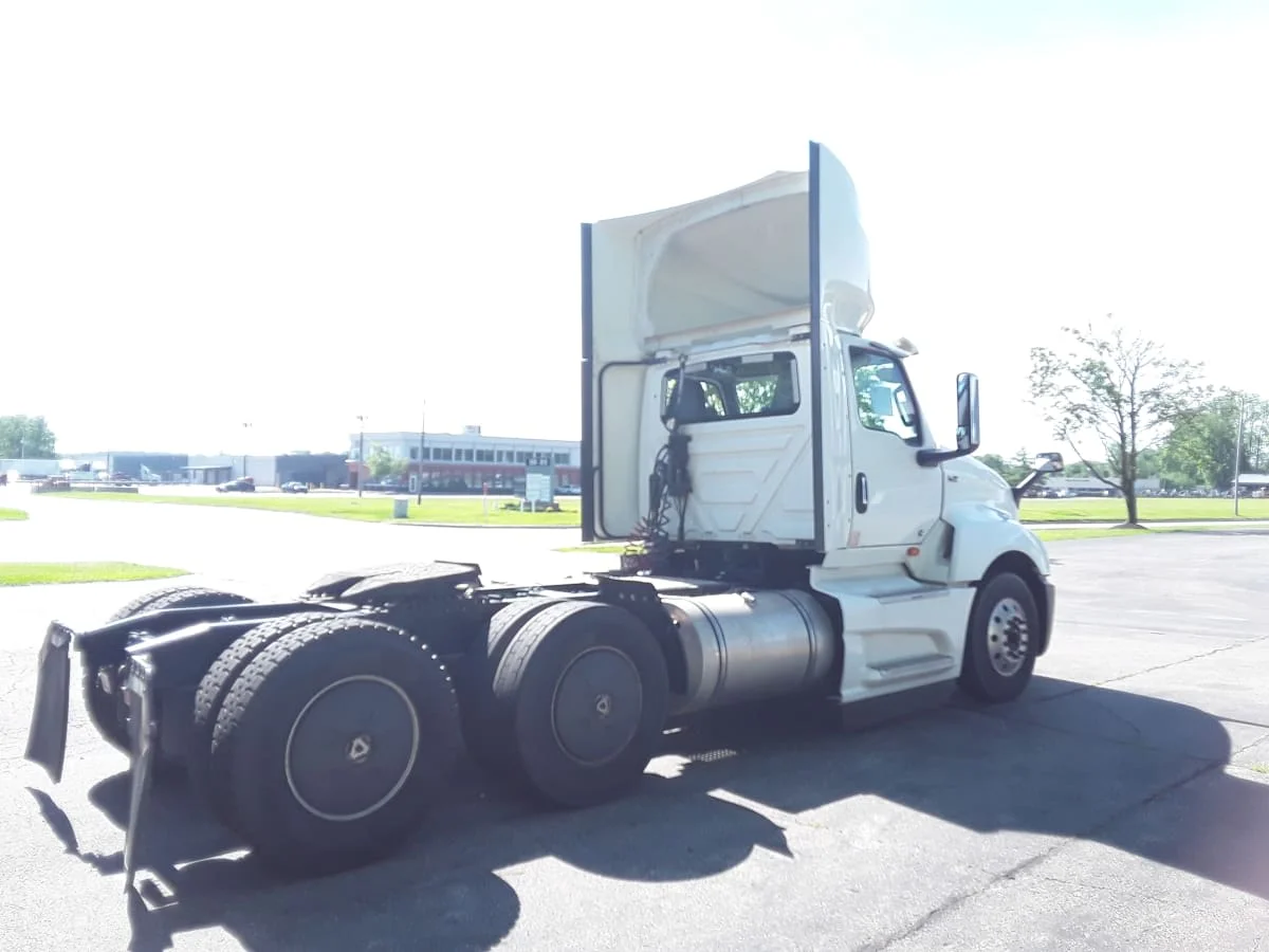 2022 International LT in Hilliard, OH — photo 4