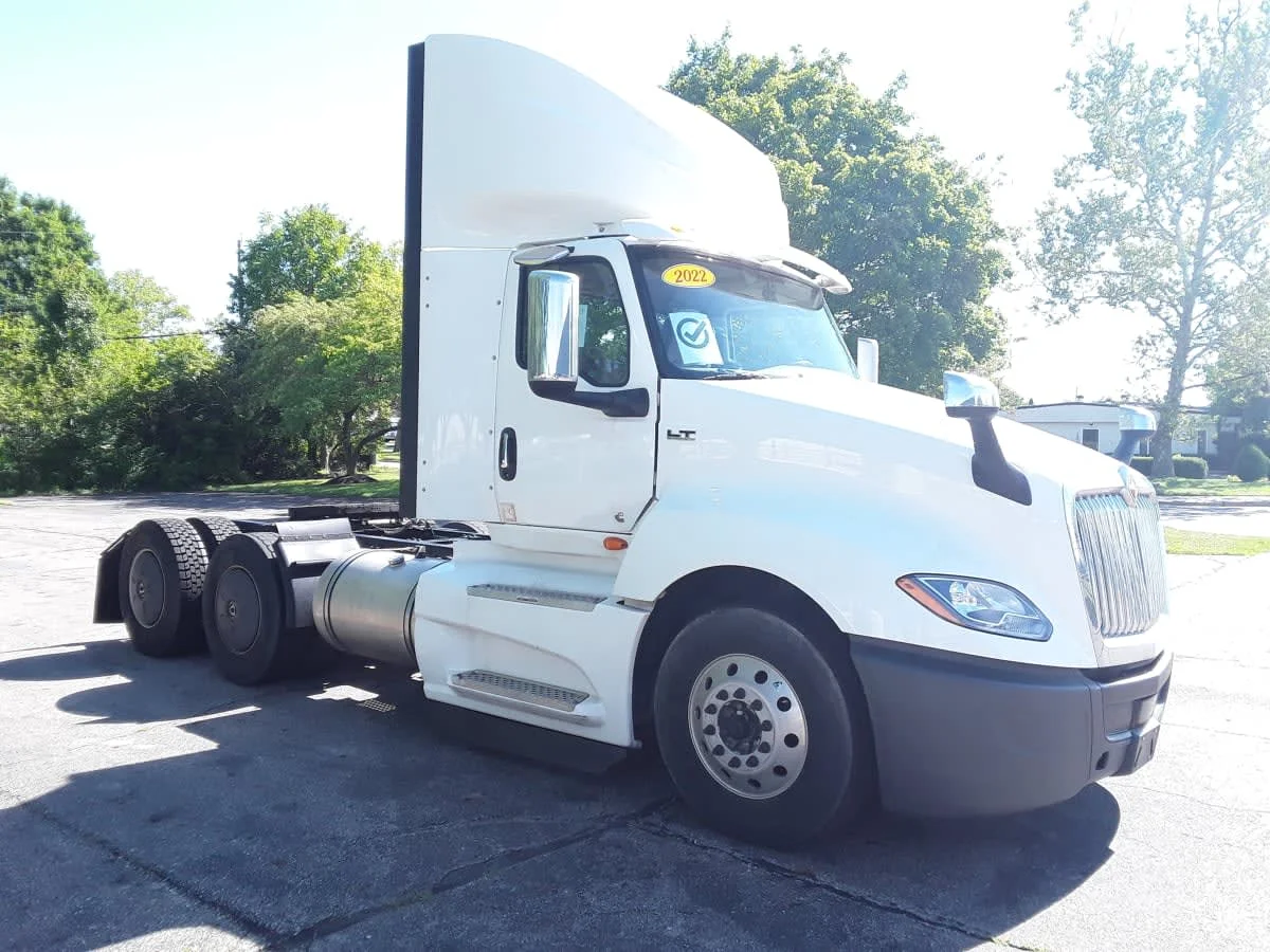 2022 International LT in Hilliard, OH — photo 3