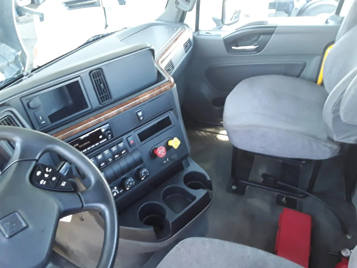 2022 International LT in Hilliard, OH — photo 7