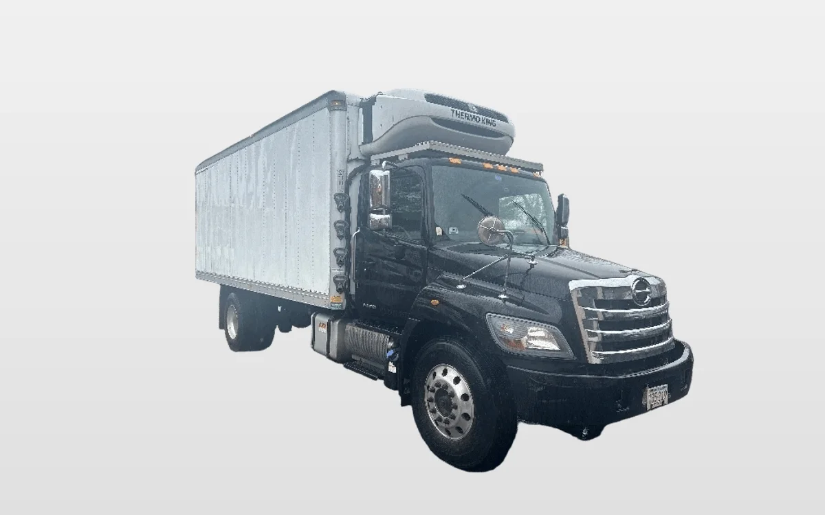 2020 Hino 268 - image 1