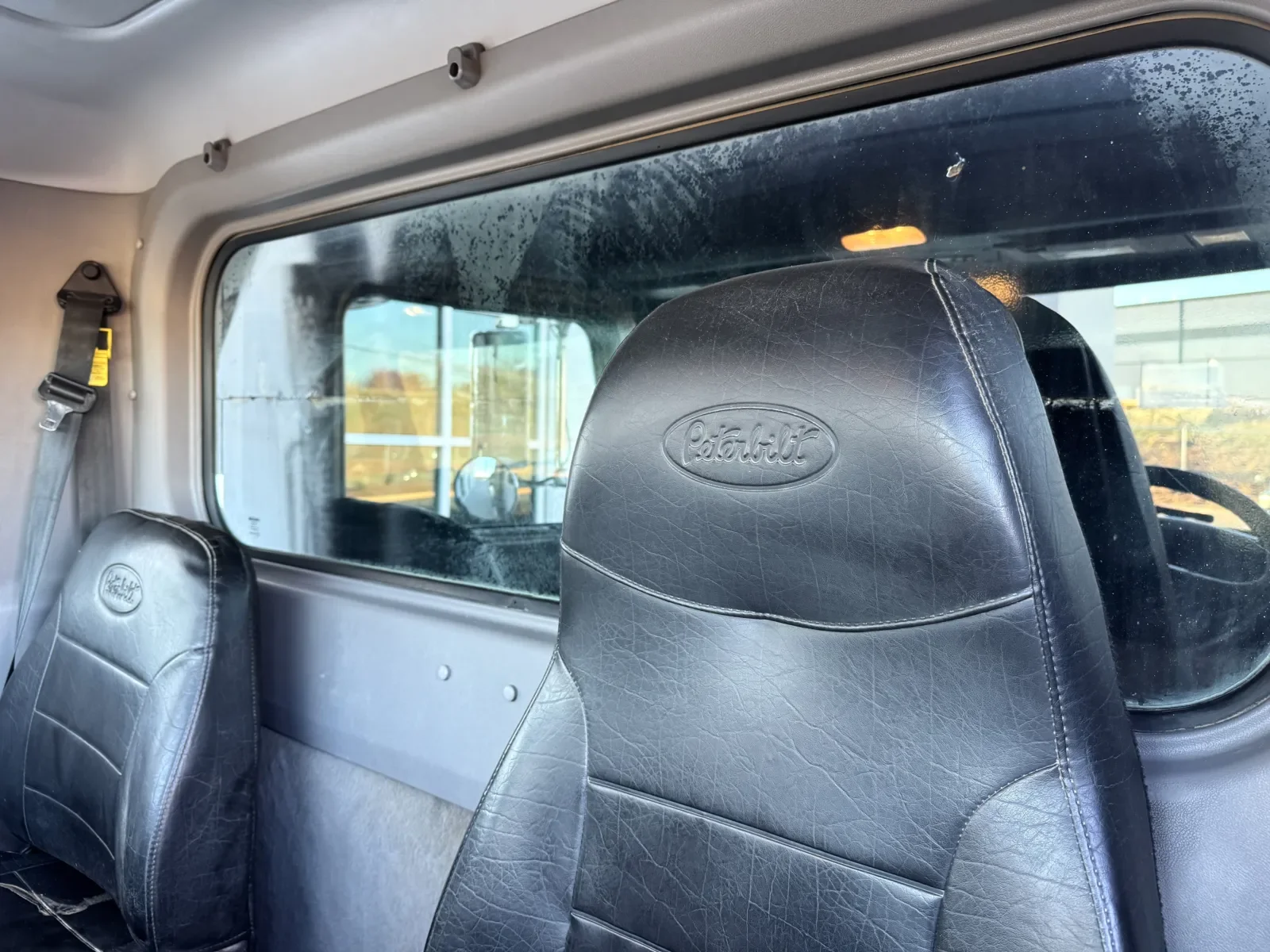 2018 Peterbilt 348 - image 21