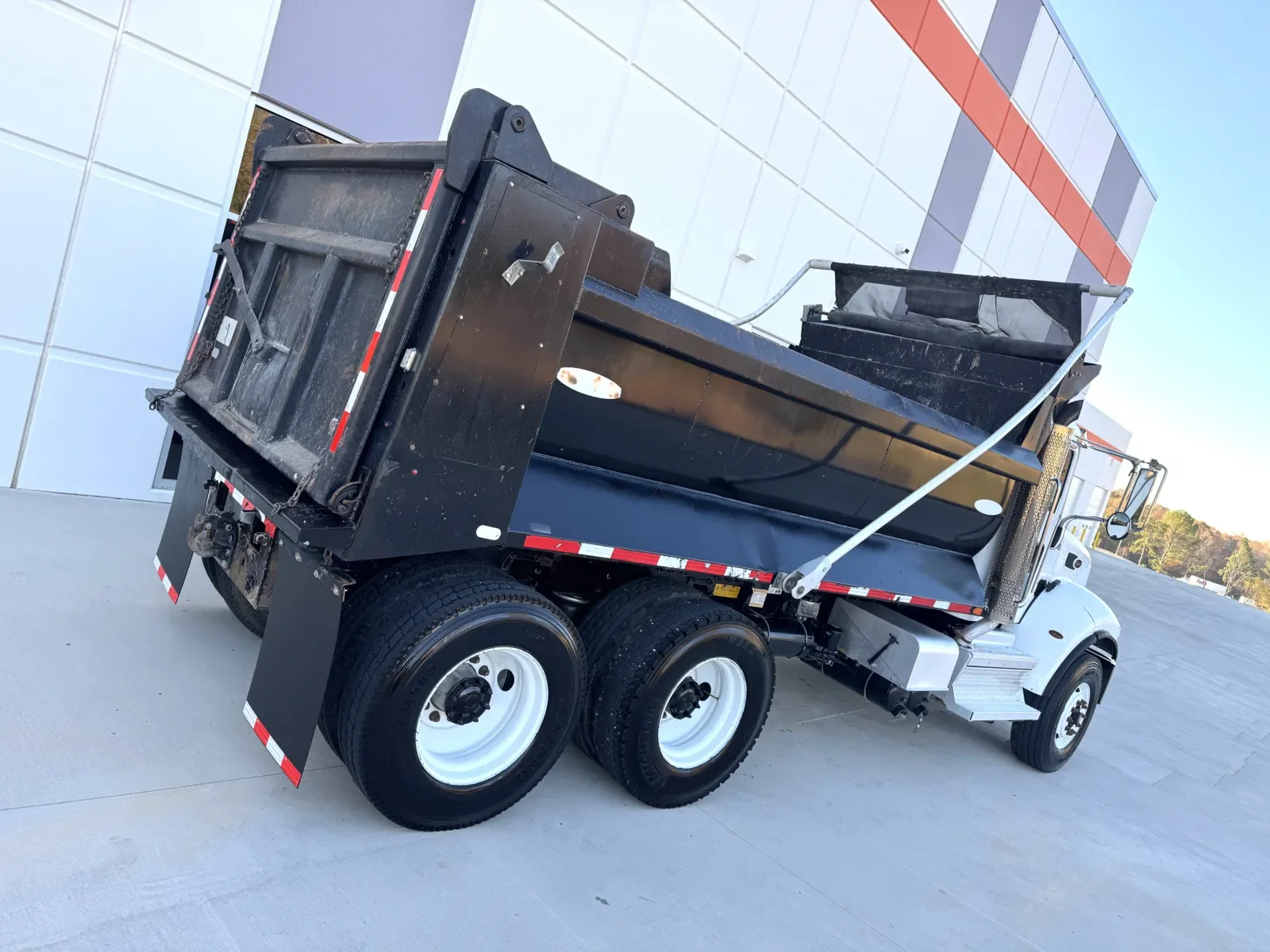 2018 Peterbilt 348 in Greer, SC — photo 12
