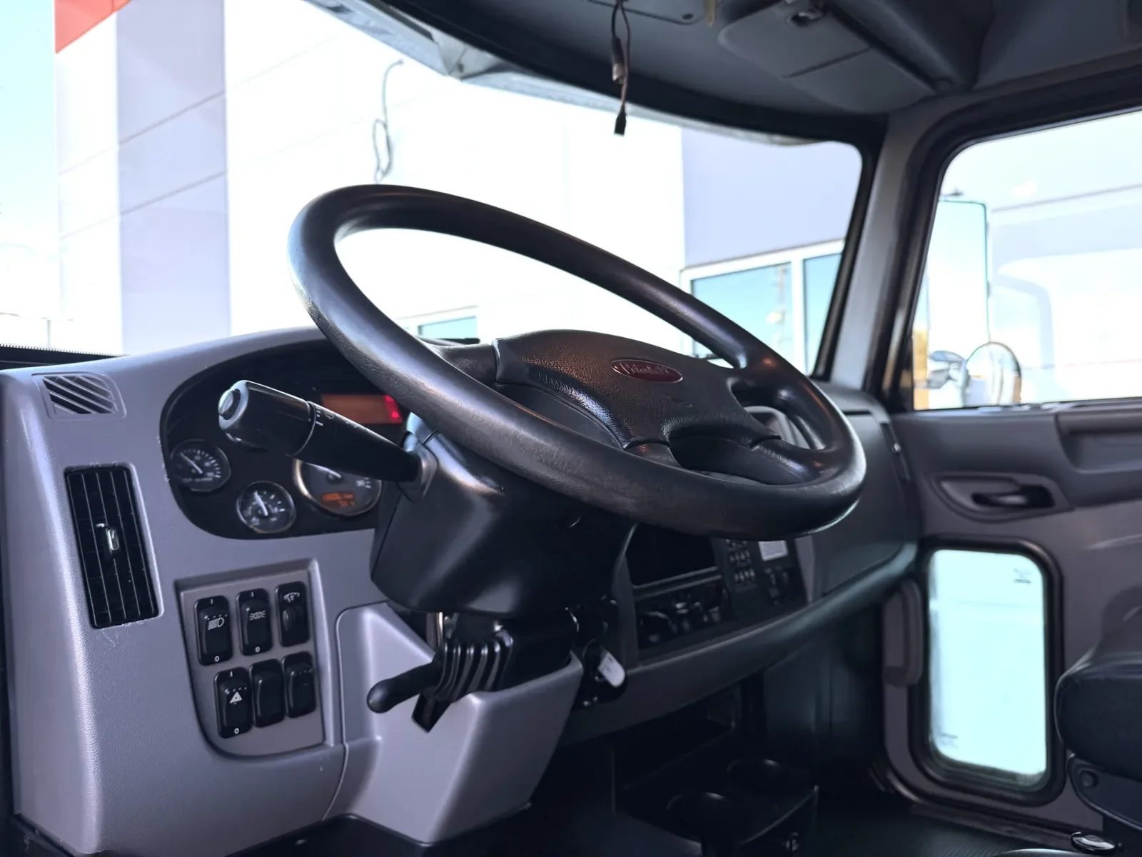 2018 Peterbilt 348 in Greer, SC — photo 16