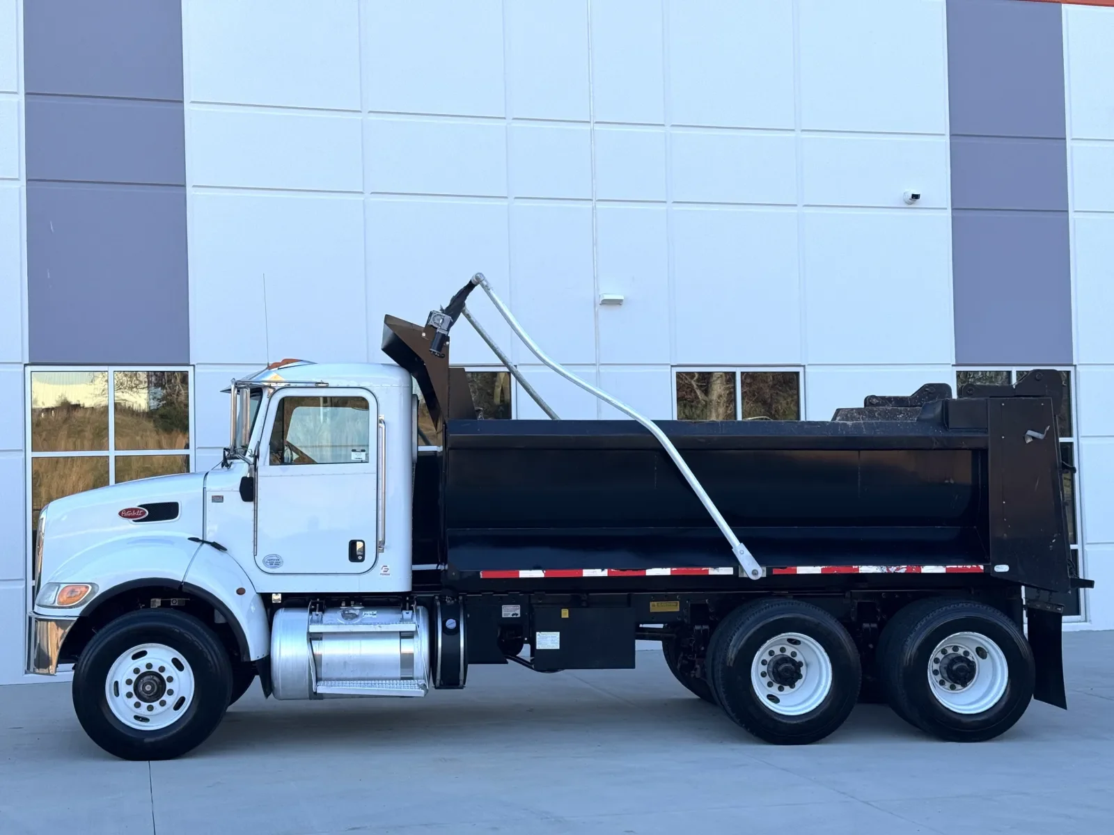 2018 Peterbilt 348 in Greer, SC — photo 5