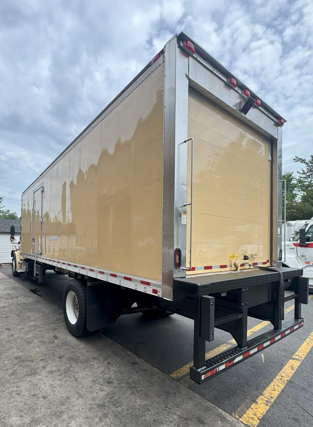 2019 Freightliner M2 106 in Newark, NJ — photo 6