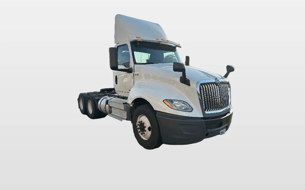 2019 International LT - image 1