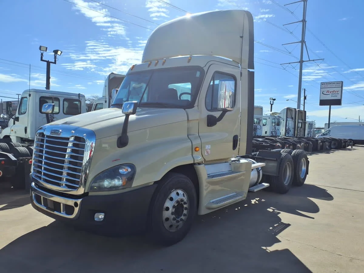 2019 Freightliner Cascadia in Dallas, TX