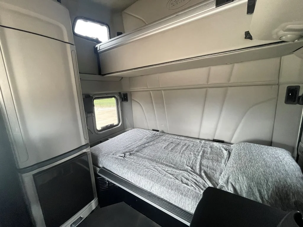 2023 Peterbilt 579 - image 13