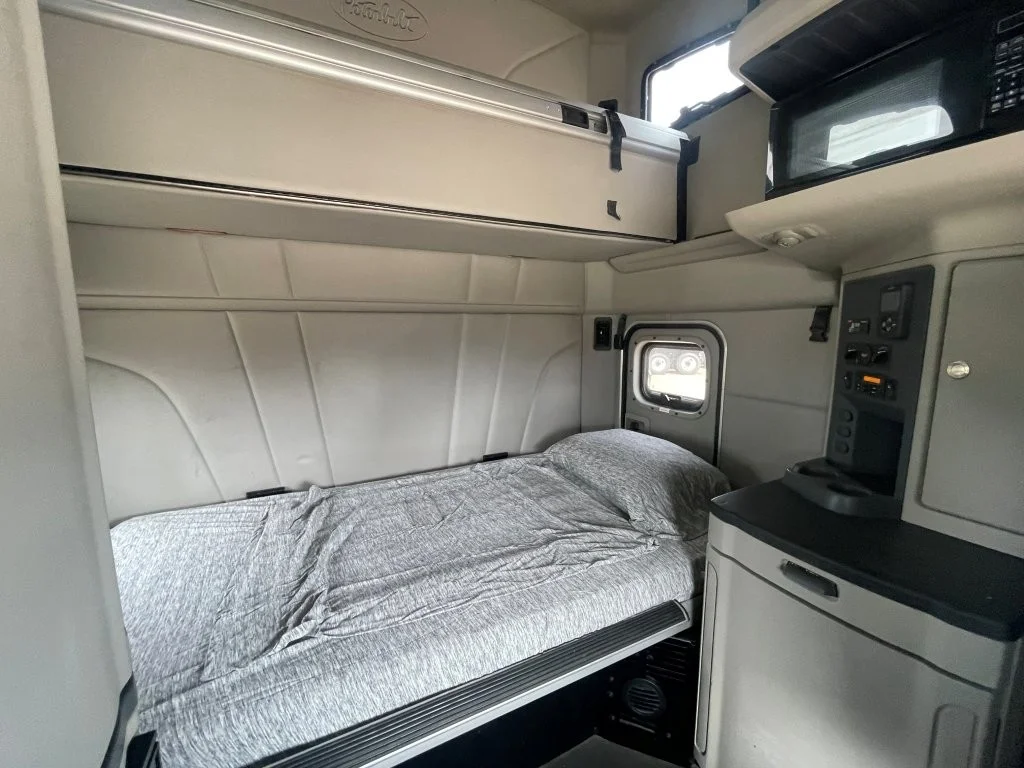 2023 Peterbilt 579 - image 15