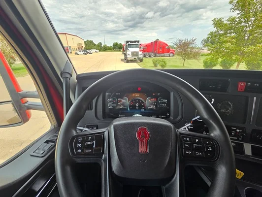 2022 Kenworth T680 in Cedar Rapids, IA — photo 22