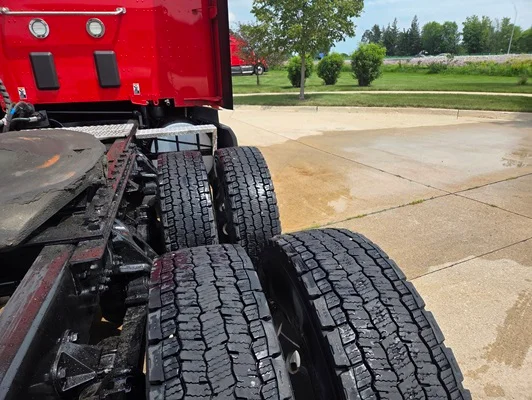 2022 Kenworth T680 in Cedar Rapids, IA — photo 15