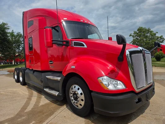 2022 Kenworth T680 in Cedar Rapids, IA