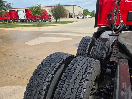 2022 Kenworth T680 in Cedar Rapids, IA — photo 16
