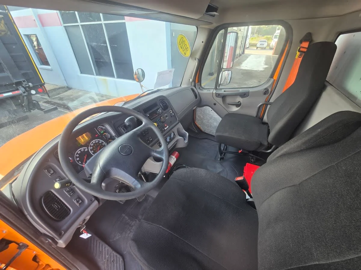 2020 Freightliner M2 106 in Tampa, FL — photo 7