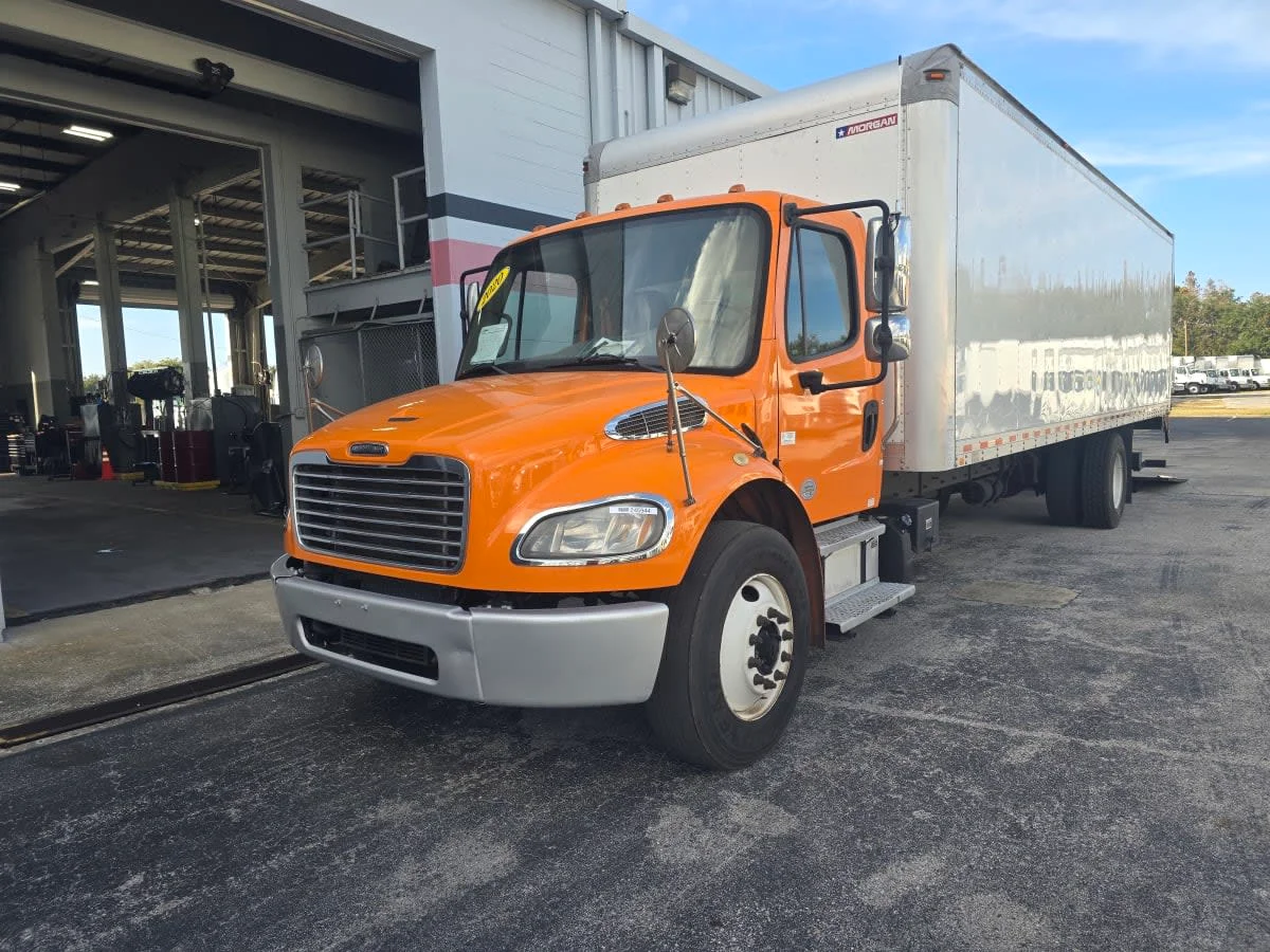 2020 Freightliner M2 106 in Tampa, FL — photo 3