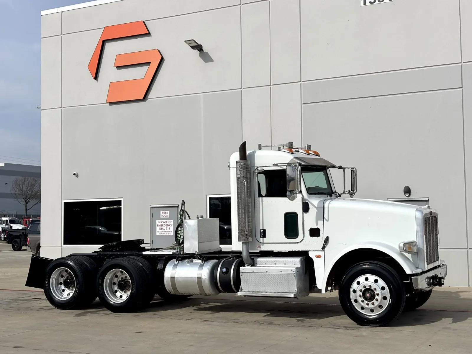2015 Peterbilt 367 in Hutchins, TX