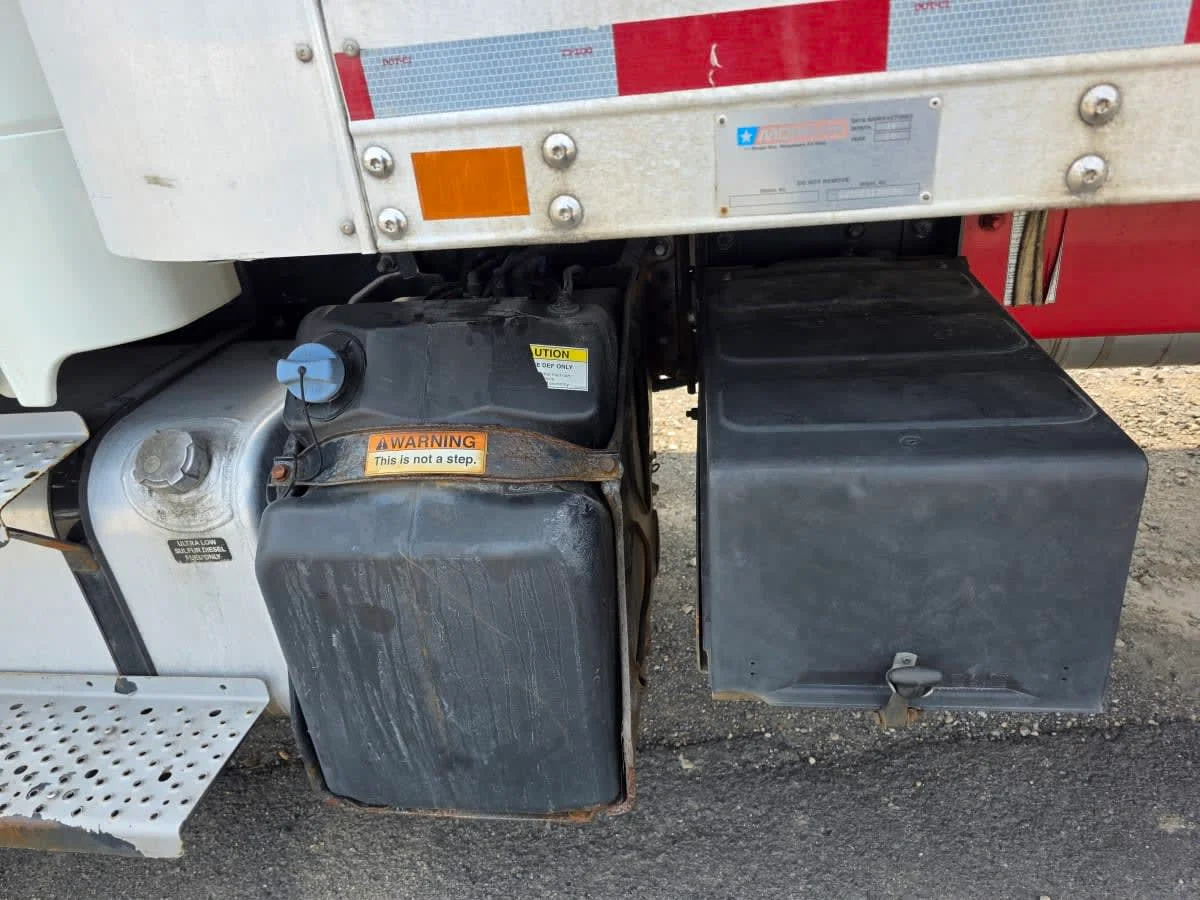 2017 Freightliner M2 106 - image 13