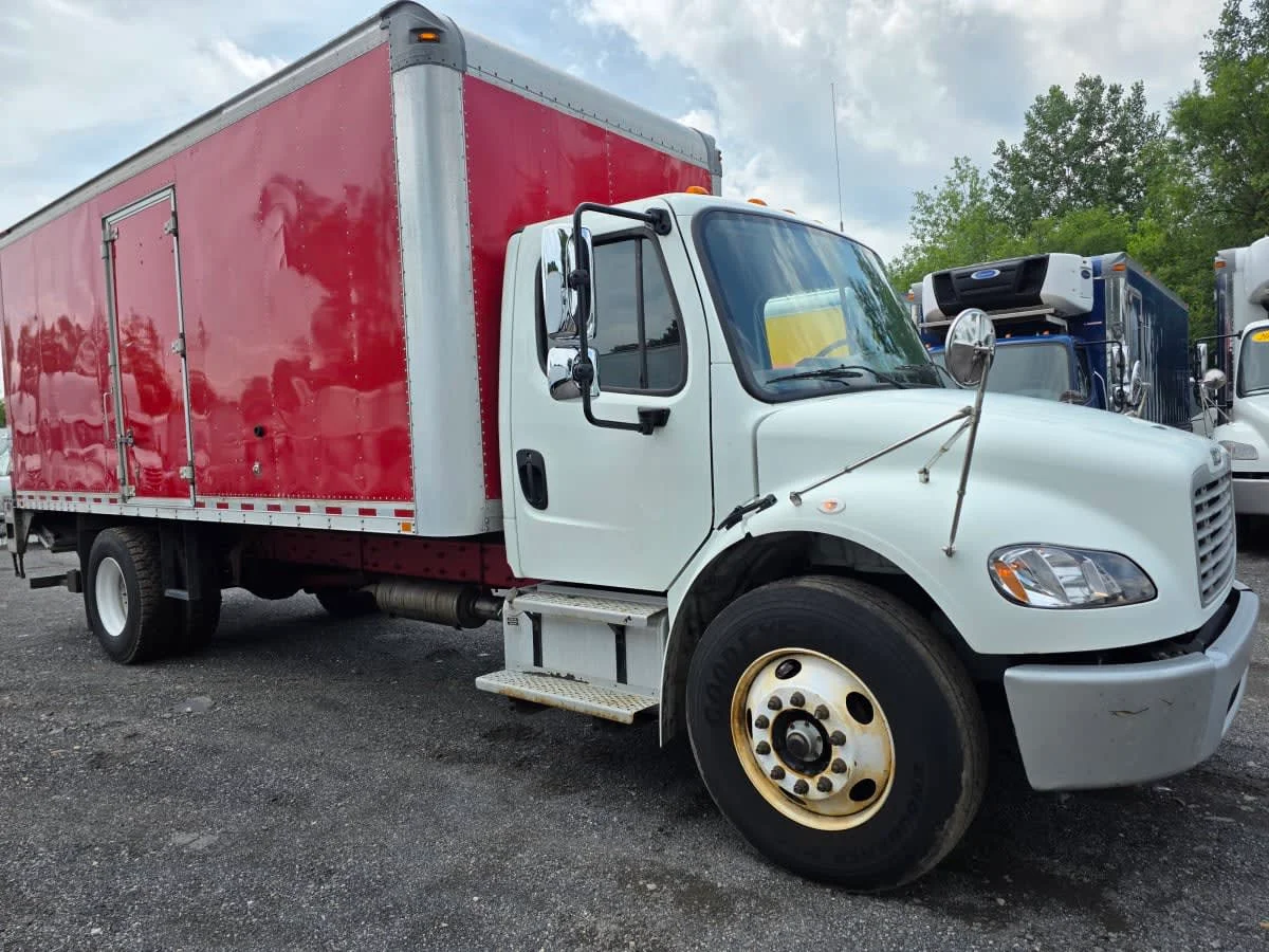 2017 Freightliner M2 106 - image 3