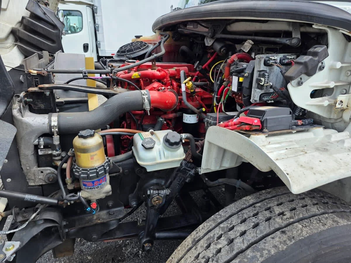 2017 Freightliner M2 106 - image 9