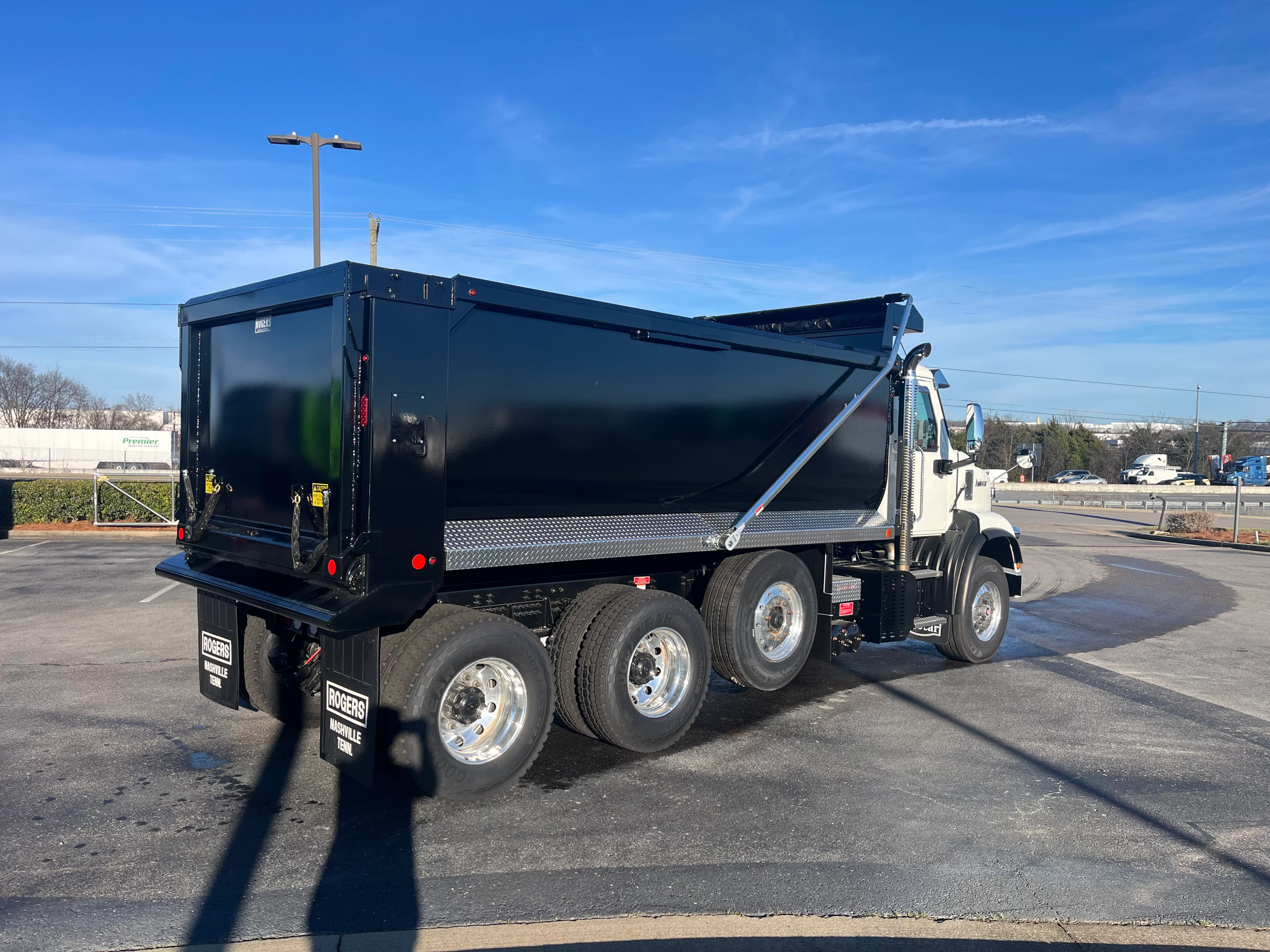 2025 Autocar DC-64 - image 3