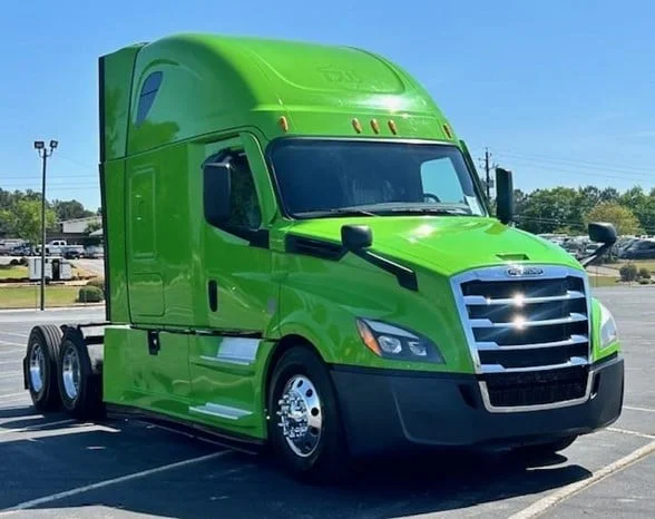 2022 FREIGHTLINER Cascadia 126 - image 3