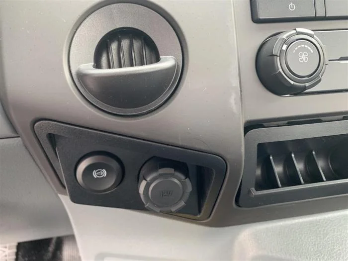 2027 Ford F-650 — photo 17