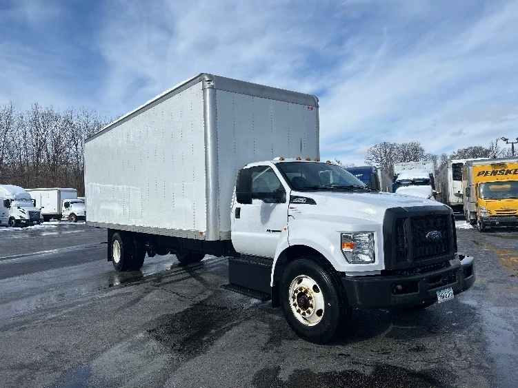 2022 Ford F-750 in Oakwood Village, OH