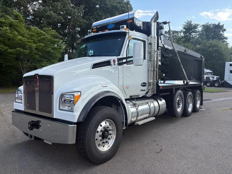 2027 Kenworth T880