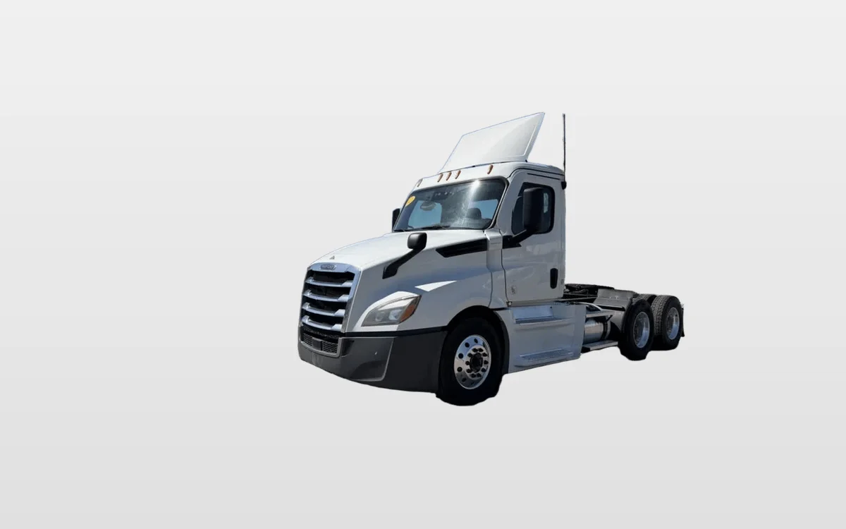 2022 Freightliner Cascadia - image 1