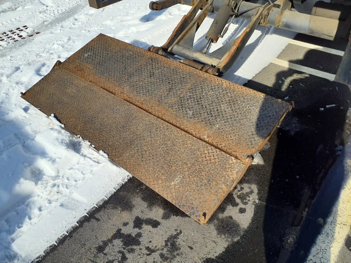 2019 Isuzu NQR - image 10