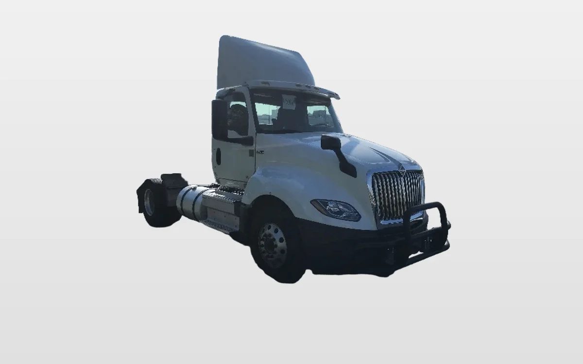 2020 International LT - image 1