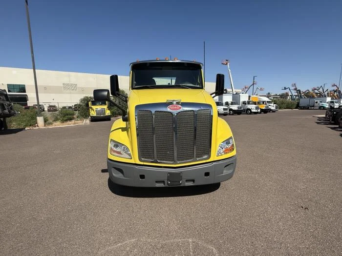 2021 Peterbilt 579 in Tucson, AZ — photo 9