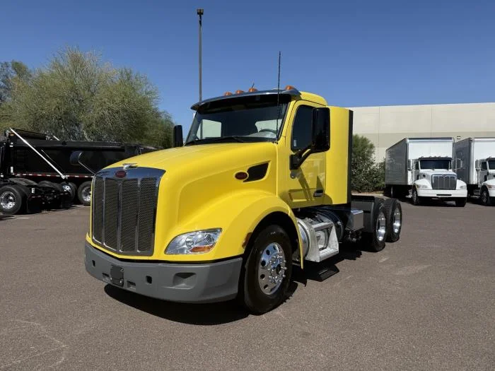 2021 Peterbilt 579 in Tucson, AZ — photo 2