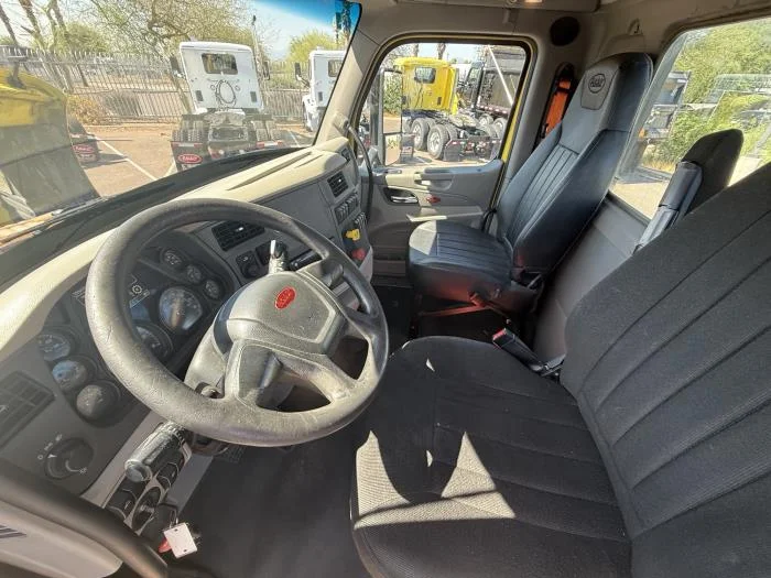 2021 Peterbilt 579 in Tucson, AZ — photo 13